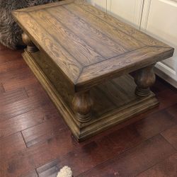 Pottery Barn Lorraine 48X26 Coffee Table