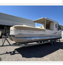 2005 Tracker Party Hut 30 Pontoon 