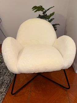 🤍 COZY WHITE SHERPA ACCENT CHAIR — $100 🤍