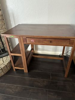Kid’s Wooden Desk