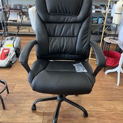 Deluxe Massaging Office Chair