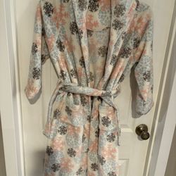 Tucker + Tate Cozy Multicolor Snowflake Robe