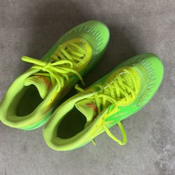 Basketball Shoe Size 13