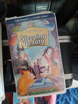 Vhs Disney Movies Asking 15 For All Or 5 Each 