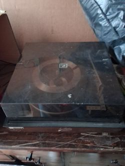 Vintage Turntable Record Player with Dust Cover