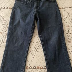 Women Levi’s Capris 