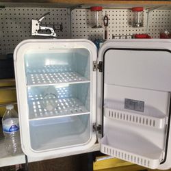 Mini Fridge 