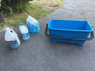 Window Cleaning Supply Bundle with Bucket