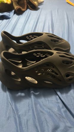 Kanye West FOAM RNNR  Yeezy’s Size 10 US