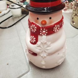 SHIMMERING SNOWMAN TEA LIGHT CANDLE HOLDER! 