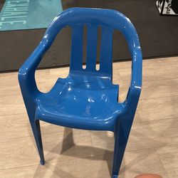 Kids blue chair