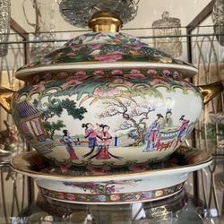 Absolutely Beautiful Oriental Tureen With Matching Platter