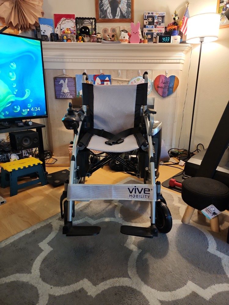 Vive Mobility Foldable Power Wheelchair