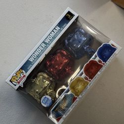  Funko Shop Exclusive Chrome Wonder Woman (Gauntlets) - 3 Pack