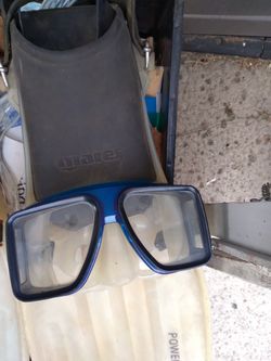 SCUBA MASKS AND FINS