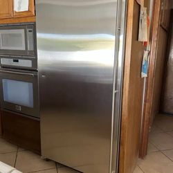 Stainless steel Monogram GE Refrigerator 