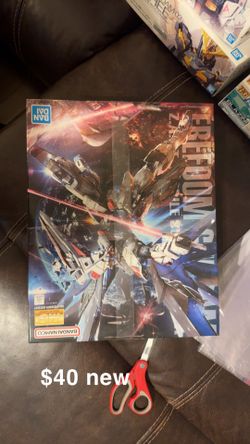 Bandai 1/100 MG Freedom Gundam Ver.2.0