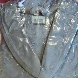  Fleece Robe