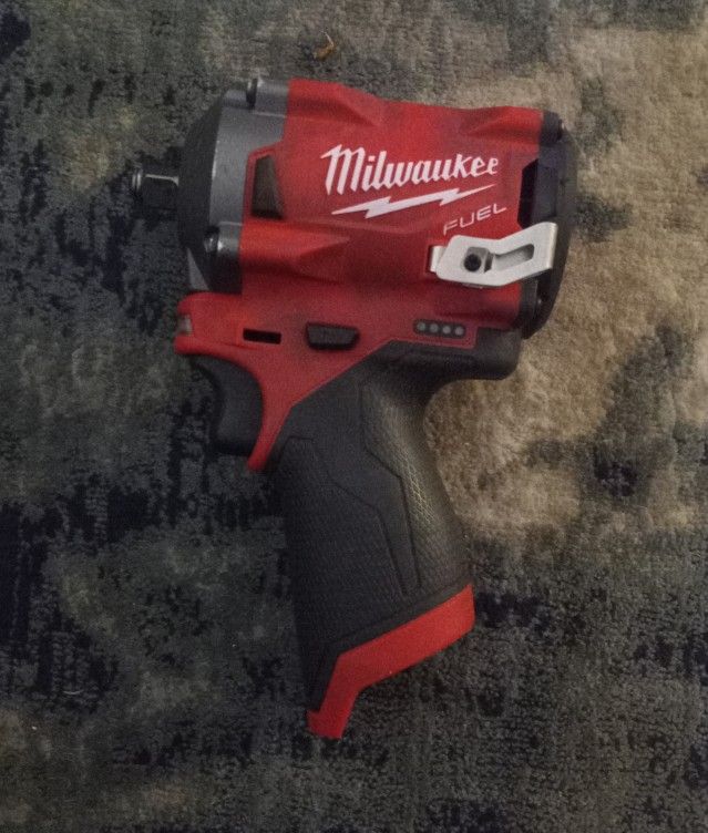 Milwaukee M12 FUEL Impact Wrench Stubby 3/8 Like New $95