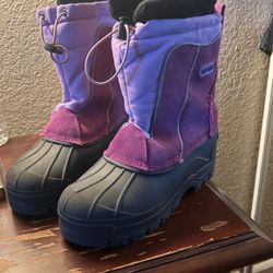 Snow Boots Size 5 