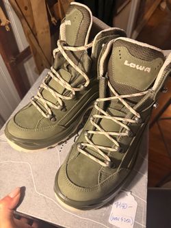 *Brand new* Lowa Renegade GTX Mid Women’s Hiking Boots – Size 8.5