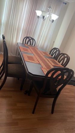 Dining table with 6 chairs