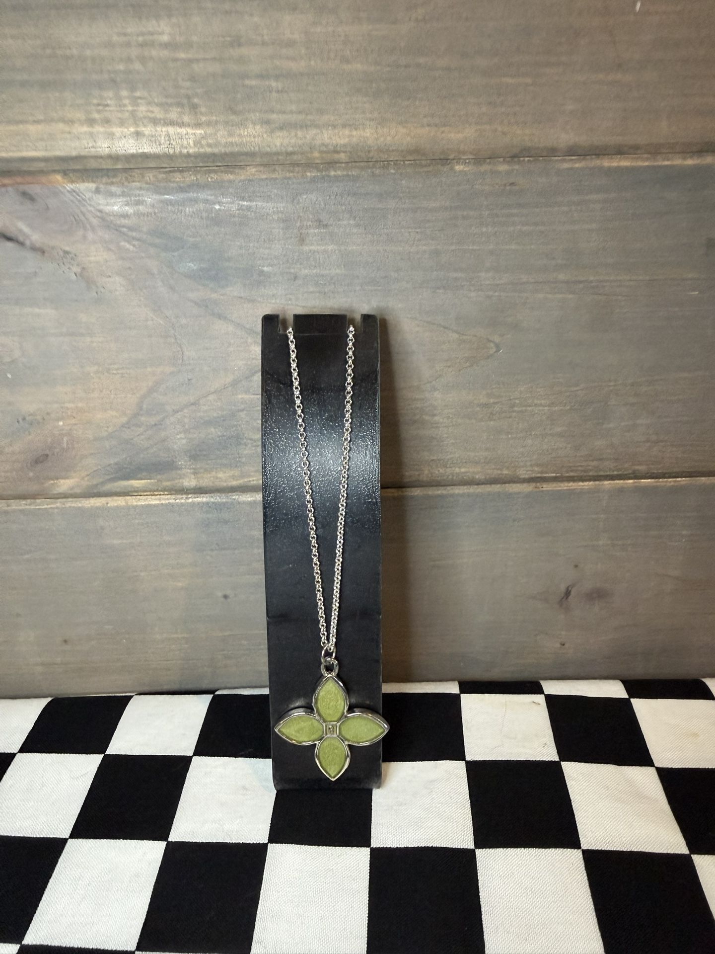 Vintage Sparkle Flower Pendant Necklace