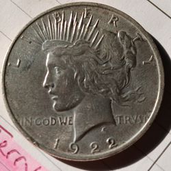 1922 SILVER PEACE DOLLAR 