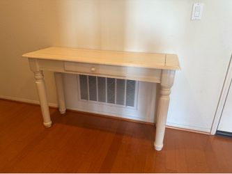 Entry way table