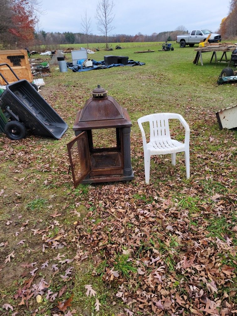 Outdoor fire pit