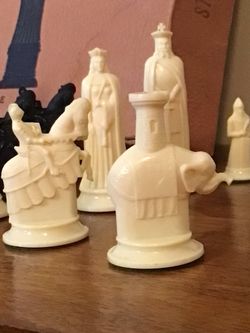 Vintage Chessmen - Kingsway Florentine