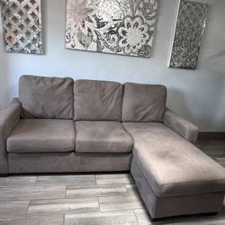 Sectional Couch Reversible 