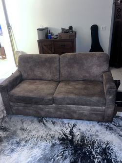 LA-Z-BOY Sleeper Sofa w/ Air-Matress