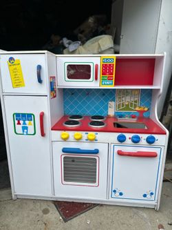 KidKraft Wooden Play Kitchen