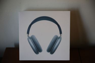 Blue airpod maxes 2s
