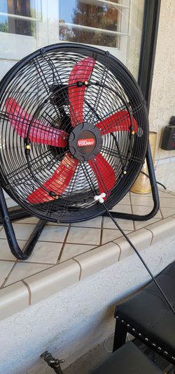 22" 3 speed industrial fan with misters don't miss out this fan is amazing