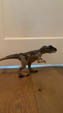 Allosaurus Mattel Jurassic World Dominion Extreme Damage Roarin' Allosaurus