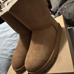 Woman’s Uggs With Bailey Bow 