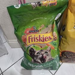 Friskies Dry Cat Food 16lb Bag