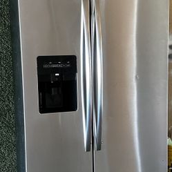 Amana Refrigerator 