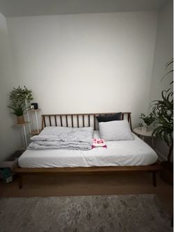Brand new day bed brand new mattress