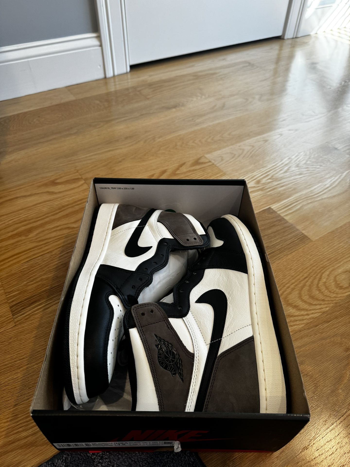 Jordan 1 Mocha