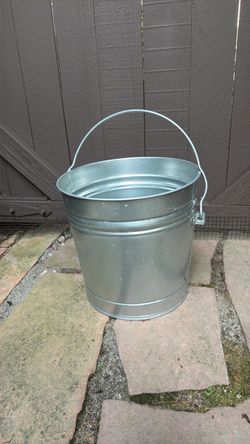 Galvanized Metal Bucket with Handle