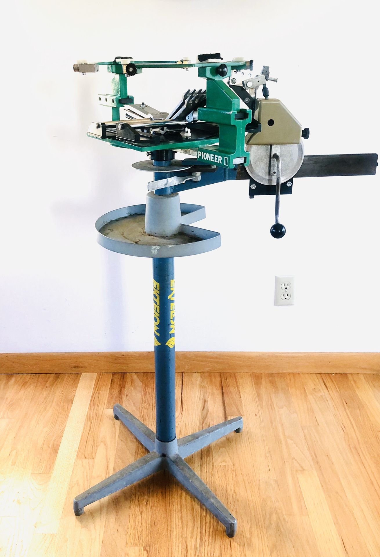 EKTELON ALPHA PIONEER III Tennis Racquet Stringing Machine for Sale in