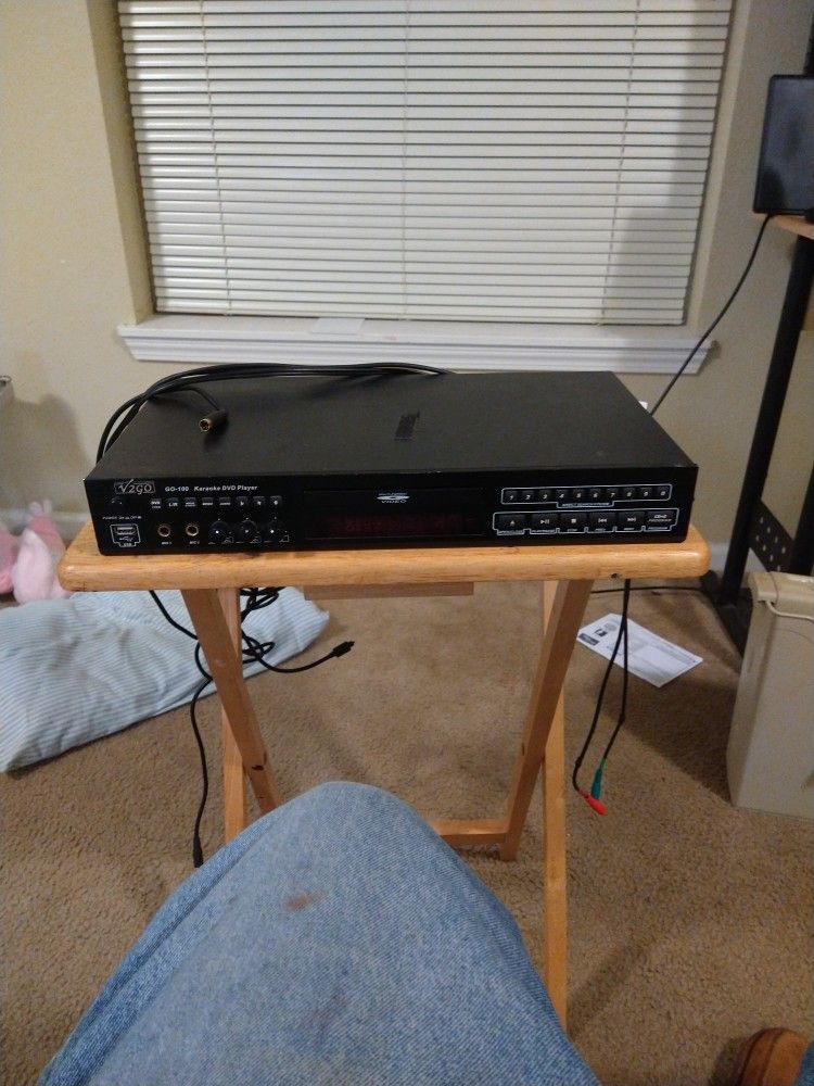 V2Go. DVD. player+ mike works. computer. input