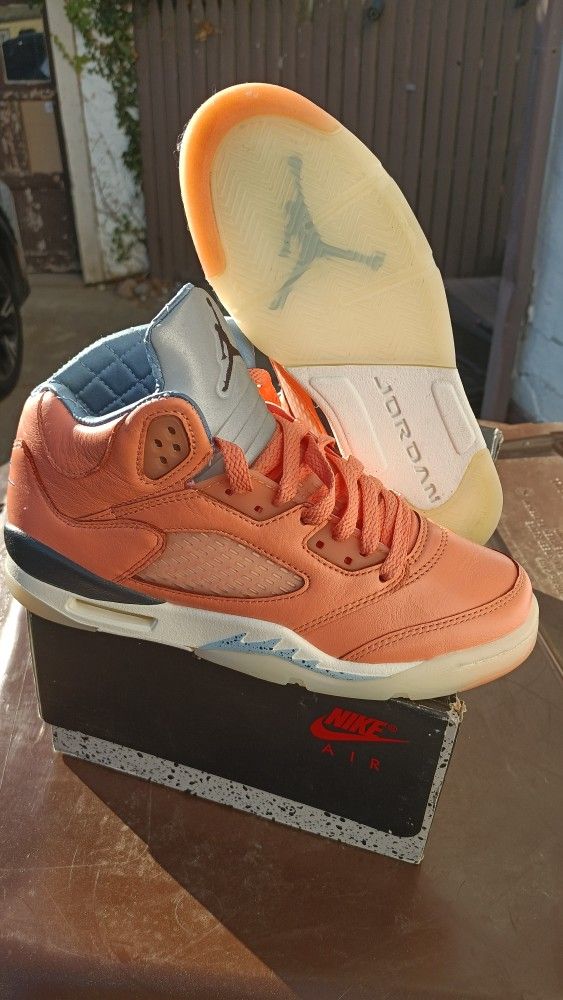 Jordan Retro 5 Size 5 Youth
