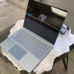 Microsoft Surface Laptop Go 8gb/512gb