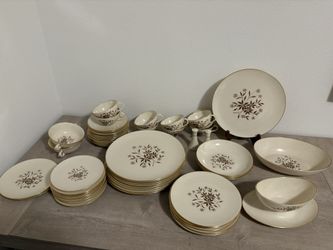Lenox Starlight X-302 Floral Gold Trim Dinner Service Set Ivory Color China