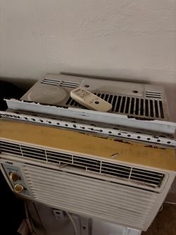 WINDOW AC UNITS