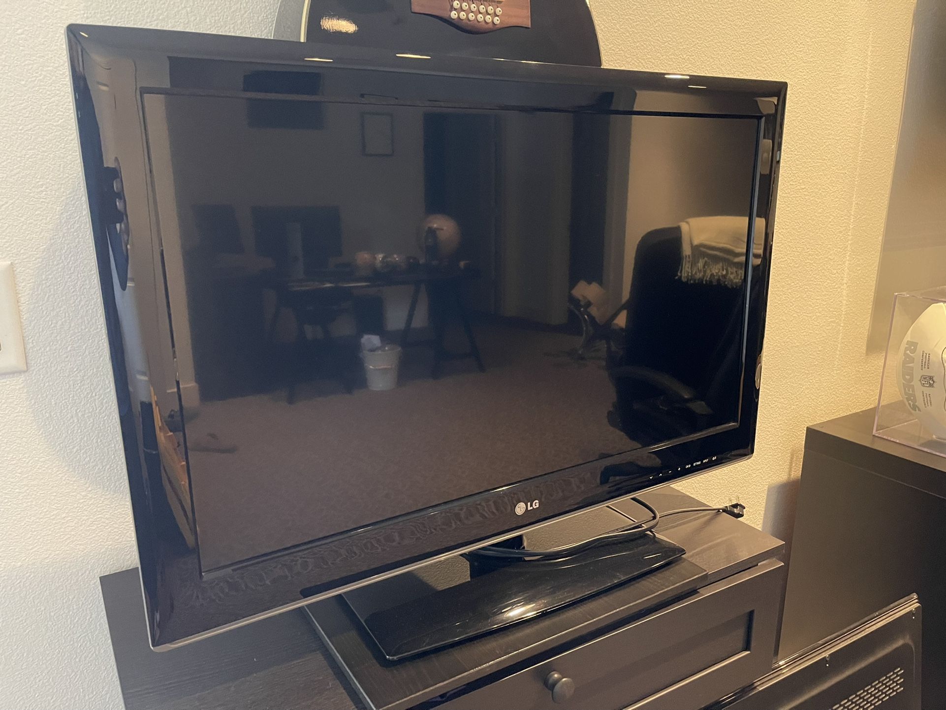 LG 32 in TV